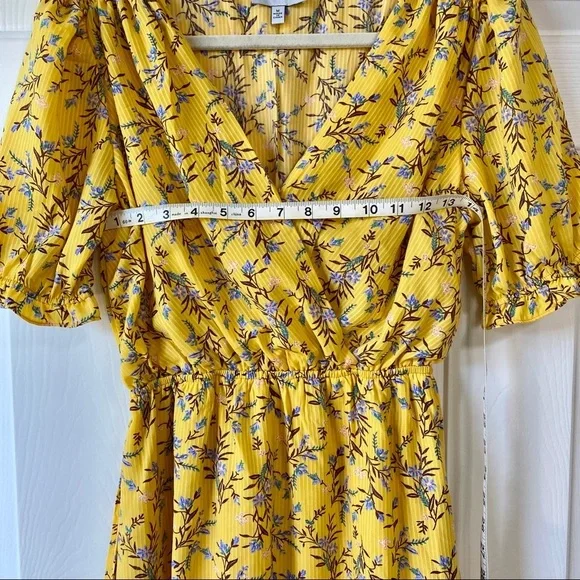 Hayden Mini Floral Surplice Dress Size M - Picture 10 of 15